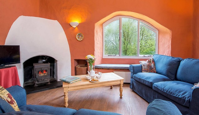 Y Beudy, Holiday Cottage Near Preseli Hills, Sleeps 4, 2 bedrooms, bathrooms