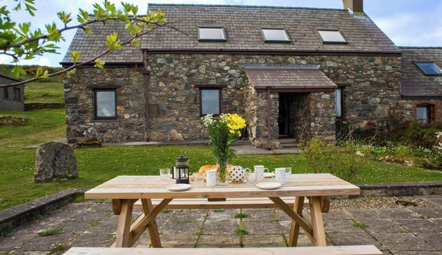 Y Bwthyn, Fishguard - Three Bedroom Cottage, Sleeps 6