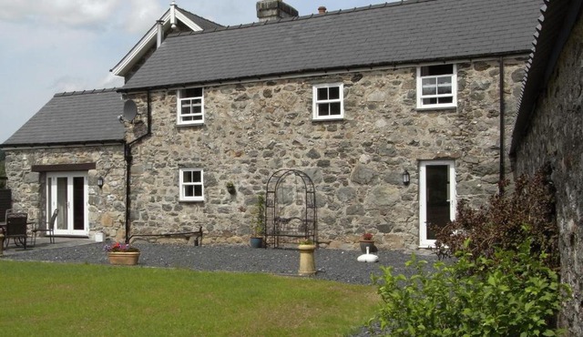Y Bwythyn at Henfaes