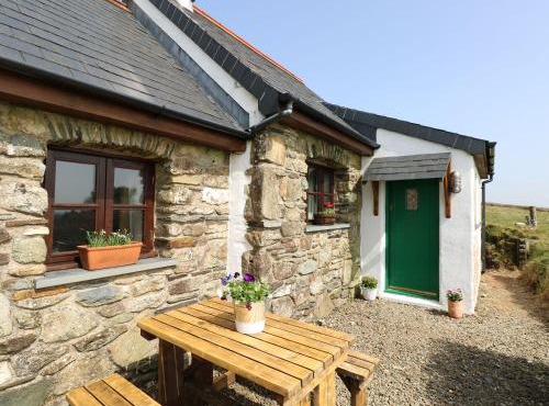 Ysgol Hill Cottage