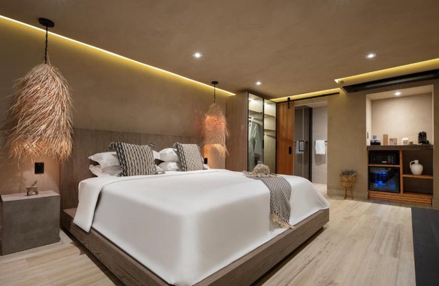 San Juan Water Beach Club Hotel 