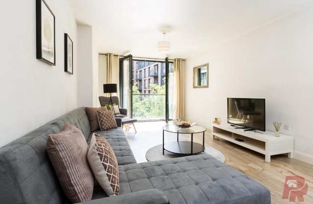 Birmingham Most Central Apartment with Free Secure Parking