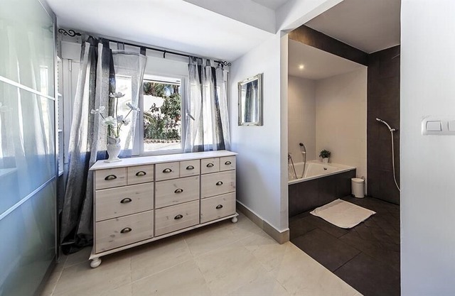 Large and comfortable villa with heated pool in Moraira, Costa Blanca, Spain for 12 persons