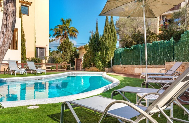 Stylish “Ferrera Luxe Apartamento 701” close to the Beach with Pool, Wi-Fi, A/C, Terrace & Garden; Parking Available