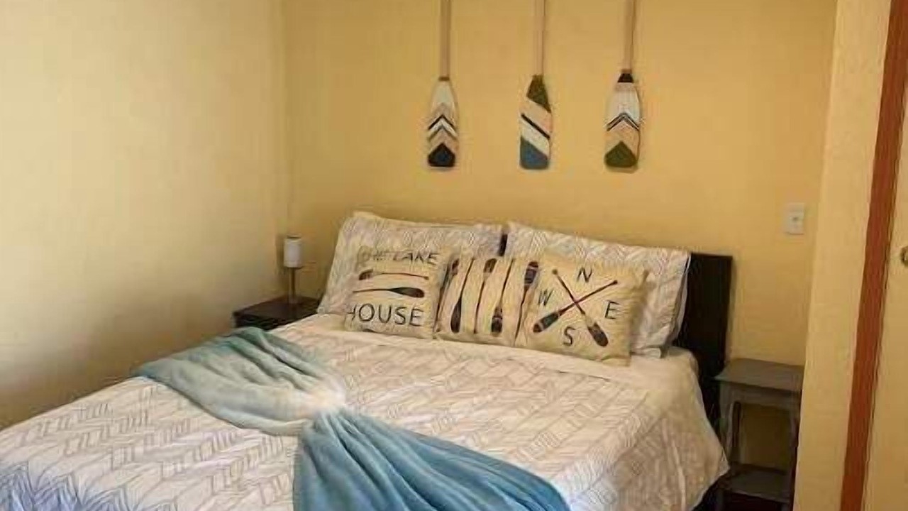 Photo of Bedroom in Clearlake