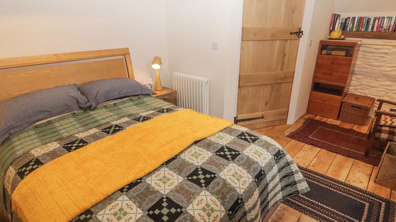 Photo of Bedroom in Bedwas Trethomas & Machen