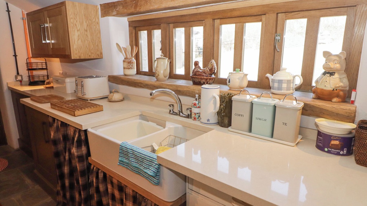 Photo of Kitchen in Bedwas Trethomas & Machen