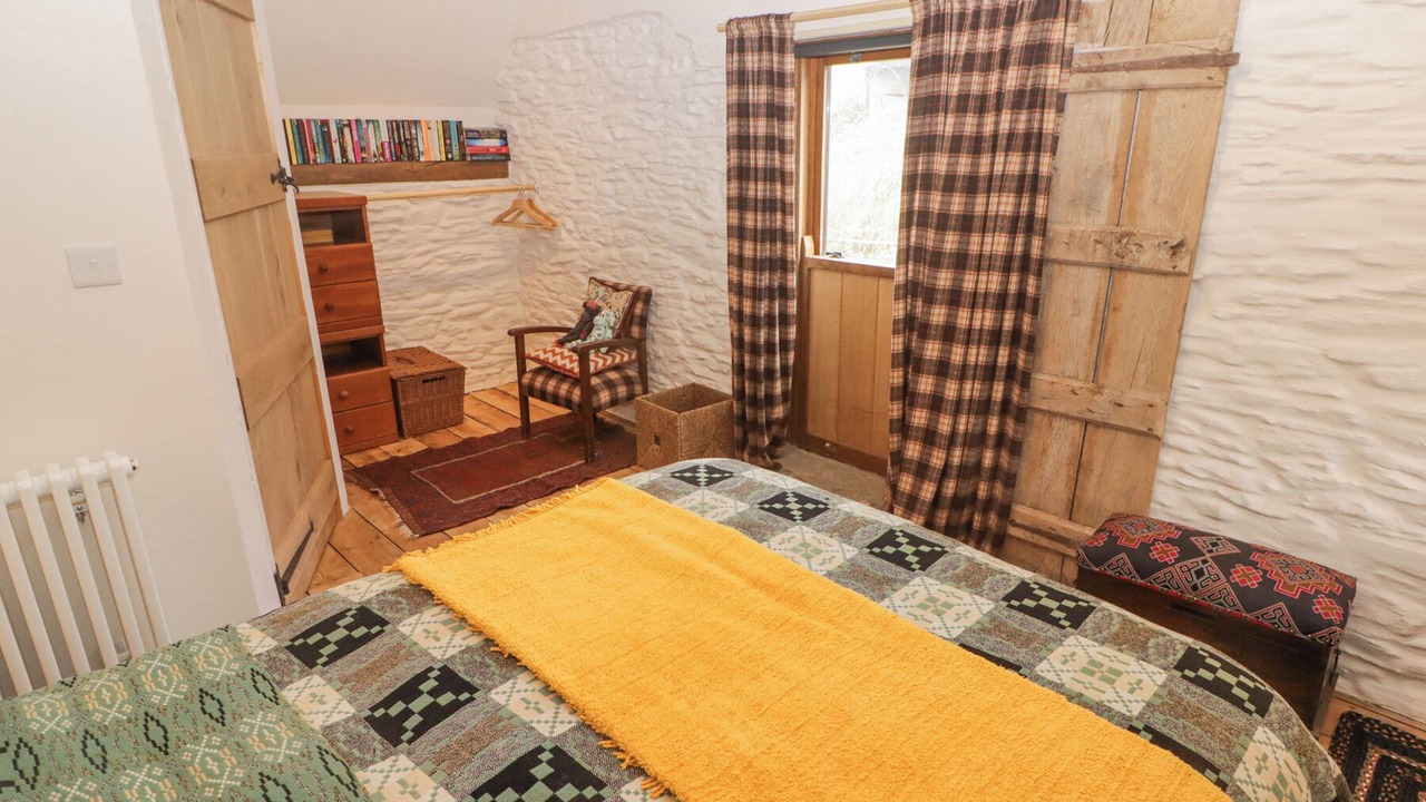 Photo of Bedroom in Bedwas Trethomas & Machen