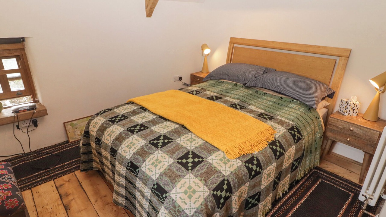 Photo of Bedroom in Bedwas Trethomas & Machen