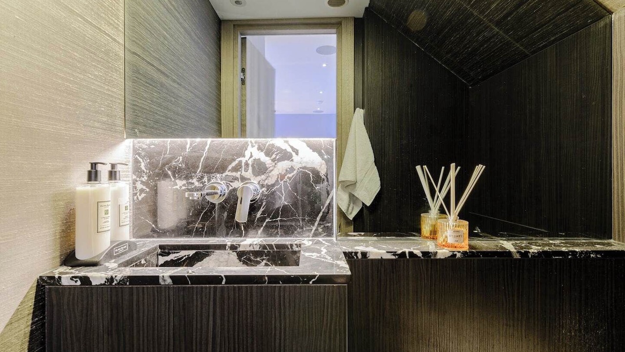 Photo of Bathroom in Brompton & Hans Town