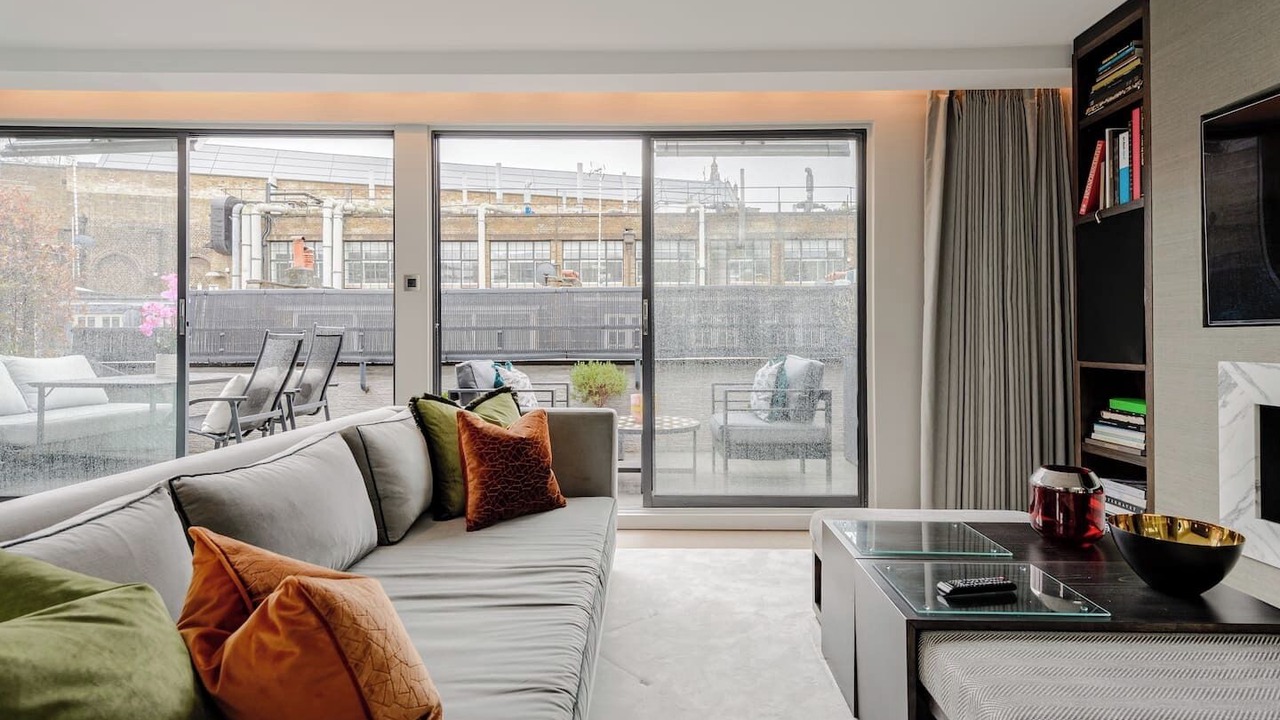 Photo of Livingroom in Brompton & Hans Town