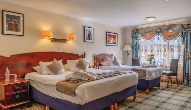 Historic Oban Bay Escape: Near Distillery, Ferry & Tower Walks l 4 Family Rooms